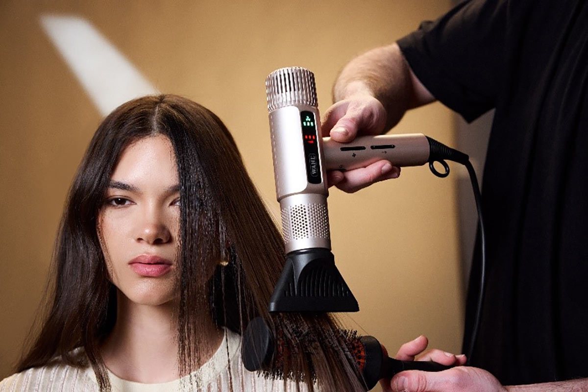 Wahl Vanquish drying a models hair