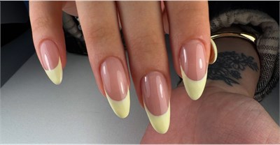 BIAB vs Gel vs Acrylic: How to Choose the Right Nail System for Your Clients