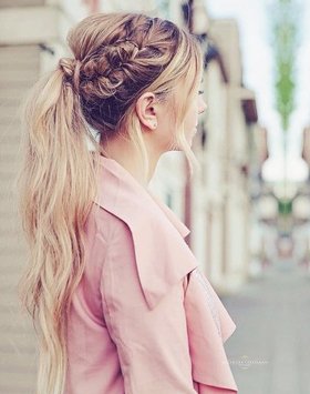 textured ponytail